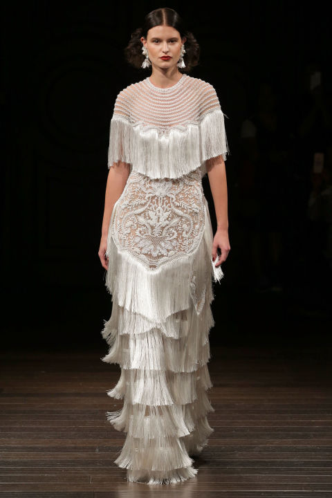 30 legelbűvölőbb menyasszonyi ruha a divathetekről -  -  - esküvő, esküvői ruha, menyasszonyi ruha, tavasz/nyár 2017, 