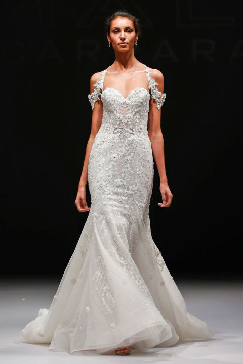 30 legelbűvölőbb menyasszonyi ruha a divathetekről -  -  - esküvő, esküvői ruha, menyasszonyi ruha, tavasz/nyár 2017, 