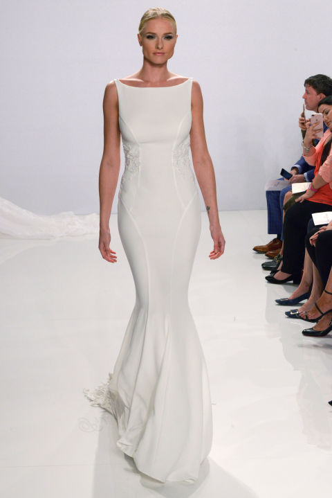 30 legelbűvölőbb menyasszonyi ruha a divathetekről -  -  - esküvő, esküvői ruha, menyasszonyi ruha, tavasz/nyár 2017, 