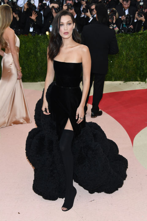 Néha furán érzem magam még mindig, ha szelfizgetek - Bella Hadid stílusalbum -  -  - Bella hadid, gigi hadid, modell, szupermodell, szupermodellek, victorias secret, 