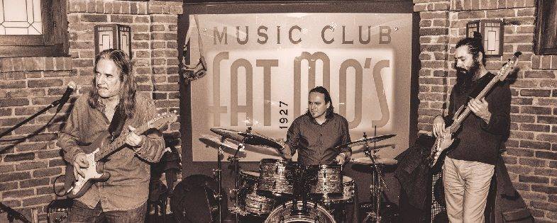 Novemberben is pörög a Fat Mo’s! - STYLELIFE - Kikapcsoló - blues, DJ Suri Imre, Fat Mos, Fekete Jenő, jazz, Speakeasy, Tom White,