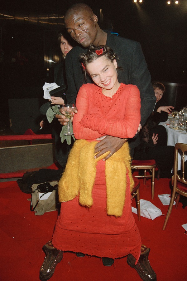 Méghogy Lady Gaga a legextravagánsabb előadóművész - 51 évvel ezelőtt született Björk -  -  - björk, celebrity, stílus, 