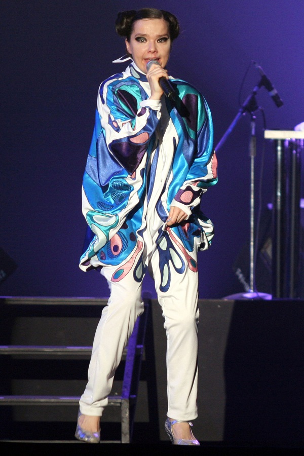 Méghogy Lady Gaga a legextravagánsabb előadóművész - 51 évvel ezelőtt született Björk -  -  - björk, celebrity, stílus, 