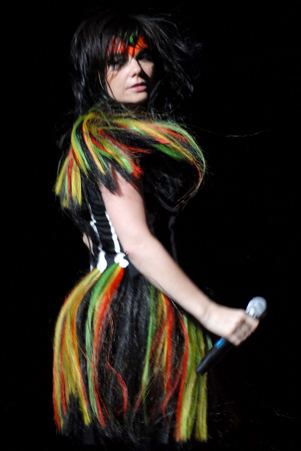 Méghogy Lady Gaga a legextravagánsabb előadóművész - 51 évvel ezelőtt született Björk -  -  - björk, celebrity, stílus, 