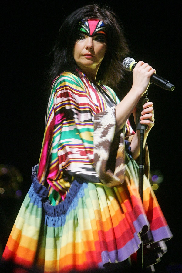 Méghogy Lady Gaga a legextravagánsabb előadóművész - 51 évvel ezelőtt született Björk -  -  - björk, celebrity, stílus, 