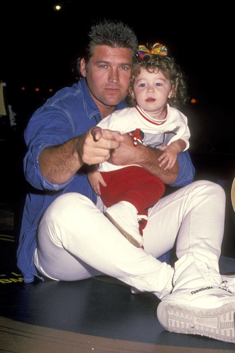 Egy ígéretes tinisztár tündöklése és tündöklése - Isten éltessen, Miley Cyrus -  -  - miley cyrus, stílus, 