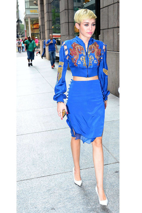 Egy ígéretes tinisztár tündöklése és tündöklése - Isten éltessen, Miley Cyrus -  -  - miley cyrus, stílus, 