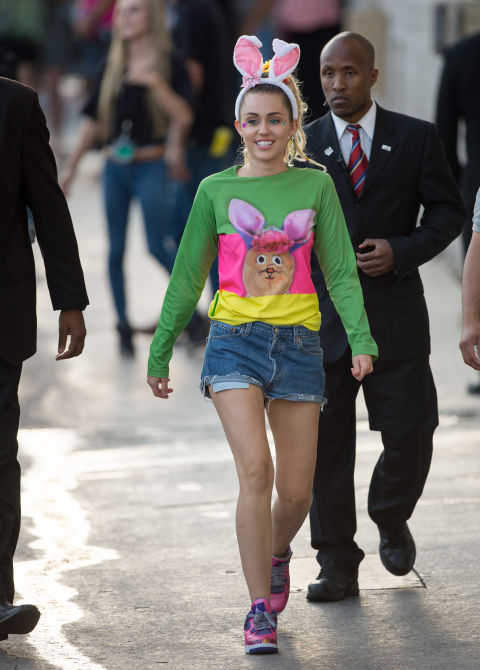 Egy ígéretes tinisztár tündöklése és tündöklése - Isten éltessen, Miley Cyrus -  -  - miley cyrus, stílus, 