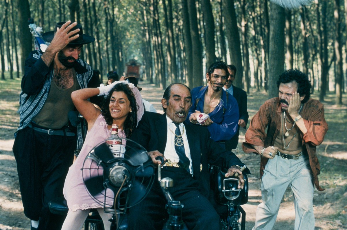 Van abban valami beteges, ha szerelmes vagy. Semmi sem érdekel, az élet sem. - Legendás szállóigék Emir Kusturica filmjeiből -  -  - cigányok ideje, emir kusturica, film, kultúra, macska jaj, 