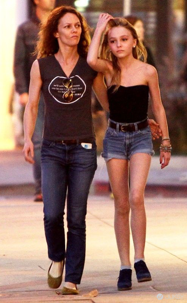 Világsztár szülők szupersztár gyermeke: Lily-Rose Depp stílusalbum -  -  - celebrity, johnny depp, lily rose depp, stílus, vanessa paradis, 