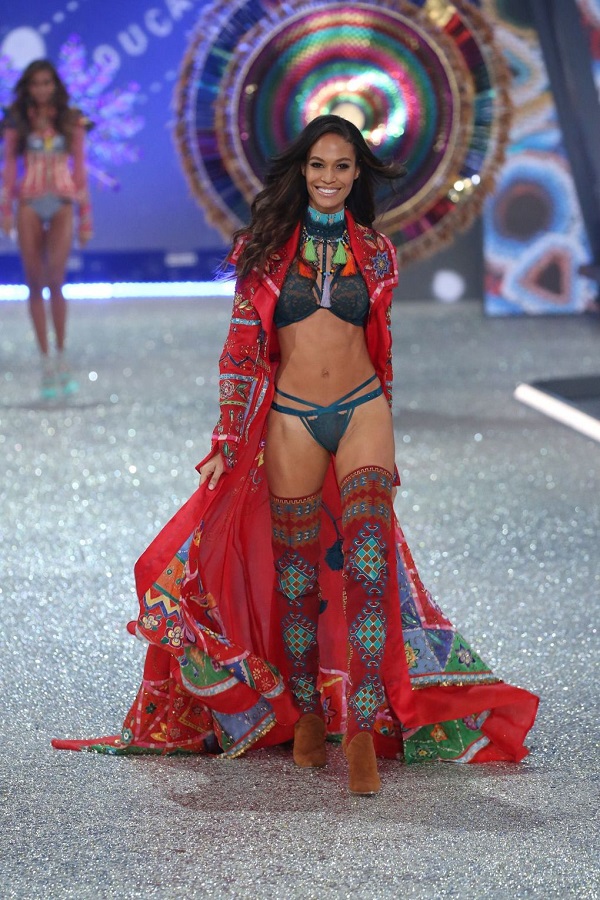 Angyalok Párizsban - Ilyen volt a 2016-os Victoria's Secret Show -  -  - angel army, lingerie, victoria%27s secret, victorias secret 2016, vs fashion, 