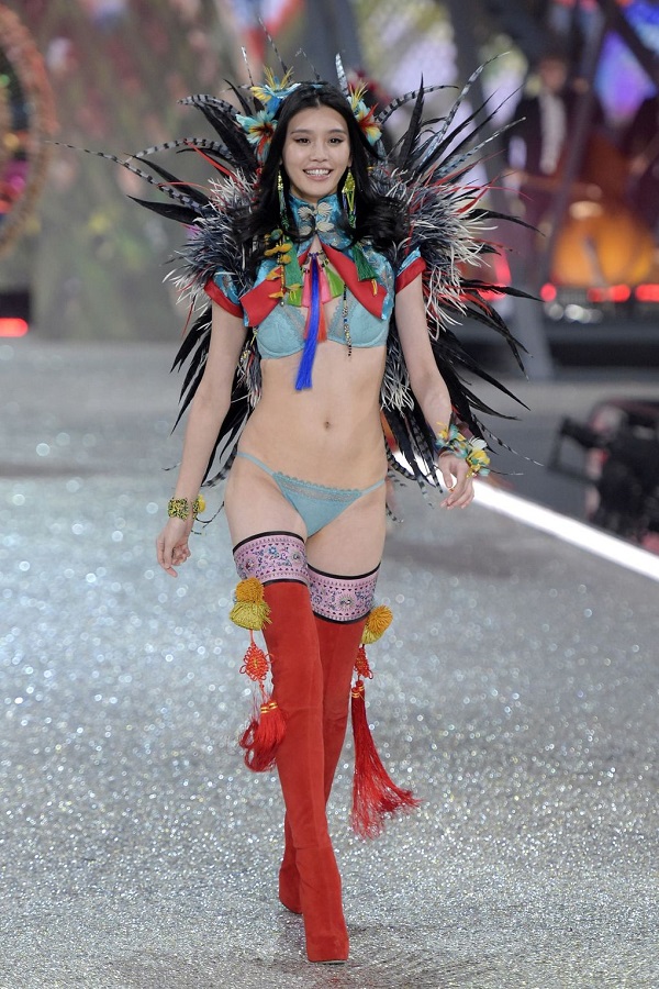 Angyalok Párizsban - Ilyen volt a 2016-os Victoria's Secret Show -  -  - angel army, lingerie, victoria%27s secret, victorias secret 2016, vs fashion, 