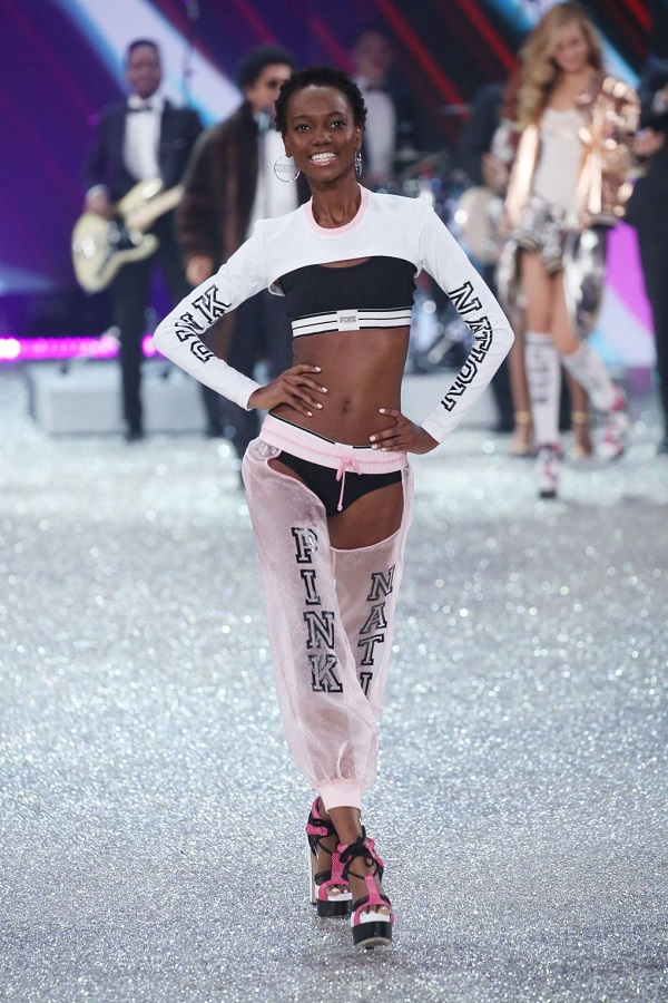 Angyalok Párizsban - Ilyen volt a 2016-os Victoria's Secret Show -  -  - angel army, lingerie, victoria%27s secret, victorias secret 2016, vs fashion, 