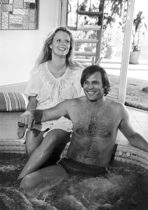 Fogd a nőt és fuss! - Kim Basinger 63 éves -  -  - celebrity, kim basinger, 