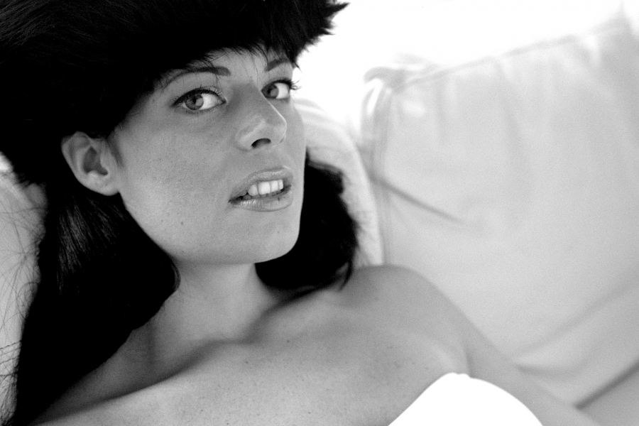 „Gyűlt bennem a sok dolog, és egyszer csak szembetaláltam magam a diagnózisommal.” - Beszélgetés Kneszl Beáta Carmennel -  -  - borderline, én a megbélyegzett, kneszl beáta carmen, könyv, 