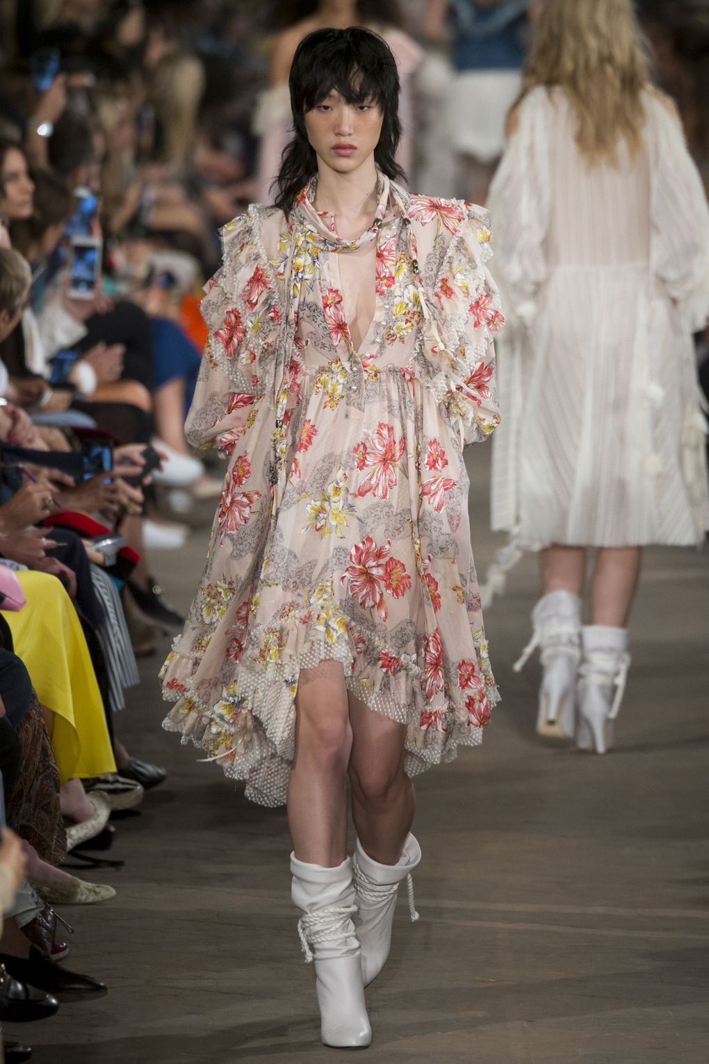 Jönnek a szirmok! - Nagy tavaszi virágos trend mutató a következő szezonra -  -  - stílus, tavasz/nyár2017, 