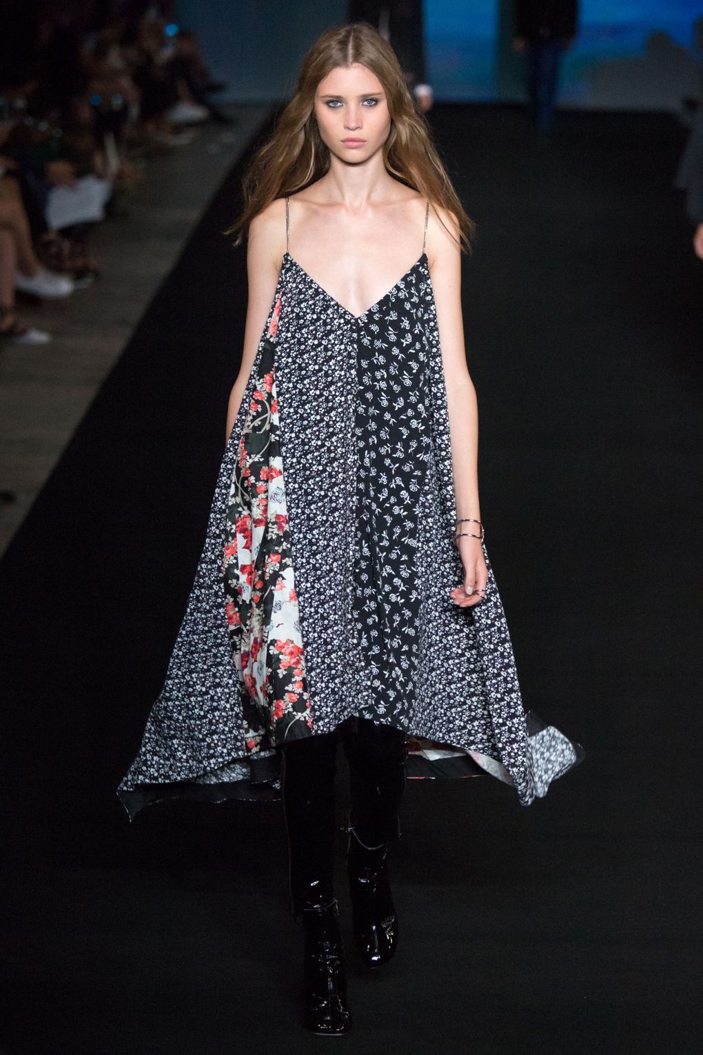 Jönnek a szirmok! - Nagy tavaszi virágos trend mutató a következő szezonra -  -  - stílus, tavasz/nyár2017, 