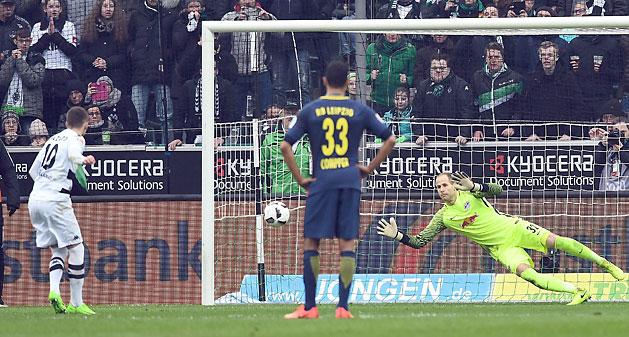 Gulácsi Péterrel az élén tovább menetel a Lipcse a Bundesligában - BODY & SPORT -  - bundesliga, gulacsi peter, labdarugas,