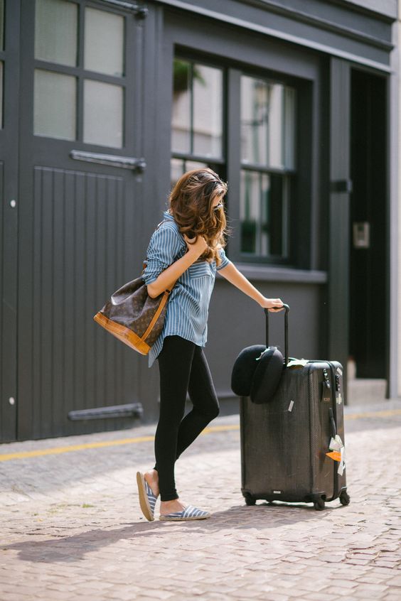 10 kényelmes és stílusos outfit repüléshez -  -  - divat, inspiráció, nyaralás, outfit, repülés, utazás, 