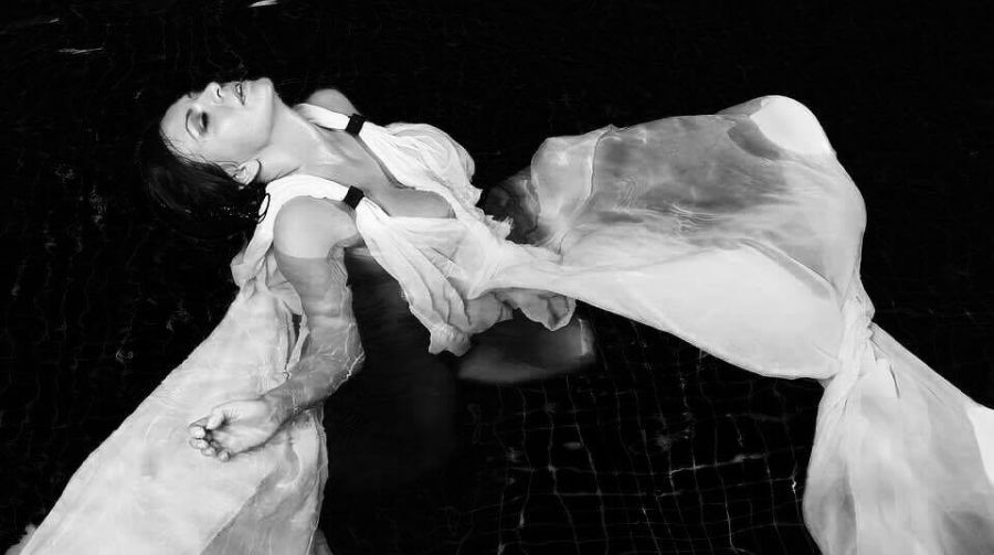 A határozott nő -  -  - erős nő, lélekhang, nők, tartás, 