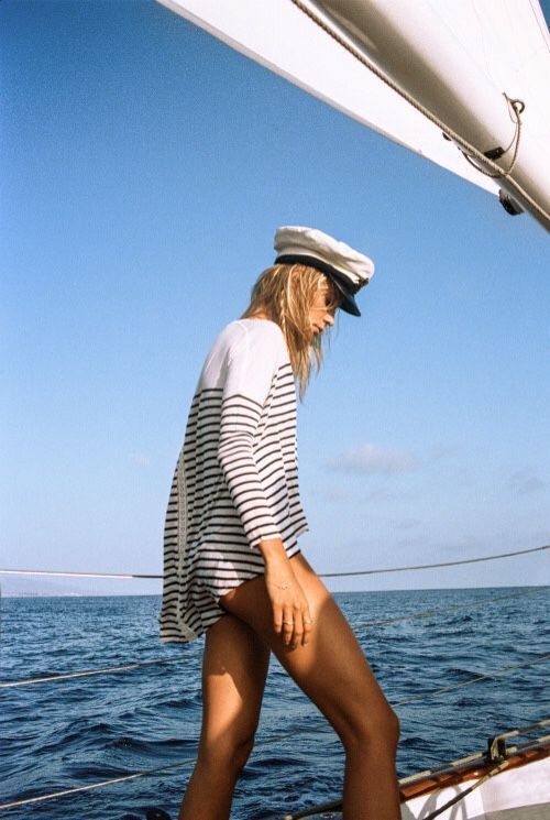 Stílusiskola: Így viseld a matróz ruhát -  -  - divat, matróz ruha, tengerész csíkos, 