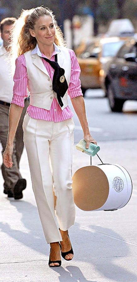 Carrie Bradshaw legjobb szettjei, amiket bármikor örömmel viselnénk -  -  - carrie bradshaw, divat, film, sorozat, stílus, stílusikon, 