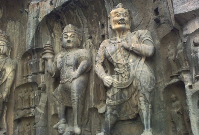 Falba vájt örökség: A longmeni barlangtemplomok - Utazás -  - 