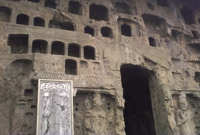 Falba vájt örökség: A longmeni barlangtemplomok - Utazás -  - 