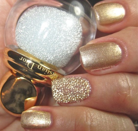 Top10: hangolódj a télre arany színű körmökkel -  -  - arany, december, körömápolás, manikűr, tél, ünnep, 