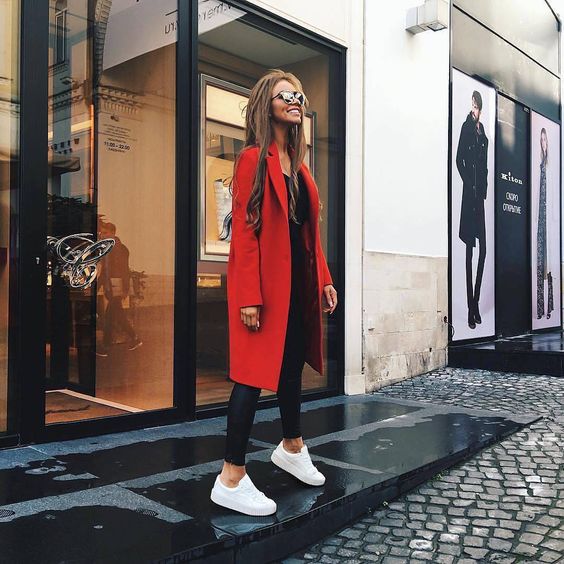 Stílusiskola: idén télen a pirosra szavazunk, ha kabátokról van szó -  -  - kabát, outfit, piros, piros kabát, stílus, tél, 