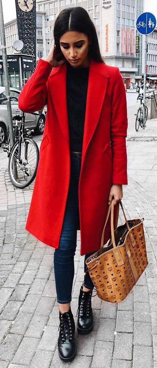 Stílusiskola: idén télen a pirosra szavazunk, ha kabátokról van szó -  -  - kabát, outfit, piros, piros kabát, stílus, tél, 