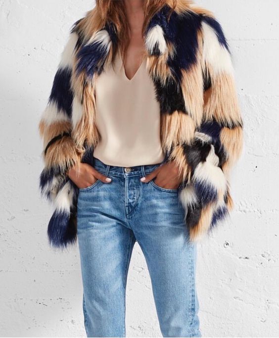 Stílusiskola: így viseld a tél kedvencét, a színes műszőrmét -  -  - divat, karácsony, műszőrme, stílus, színek, színes műszőrme, tél, 