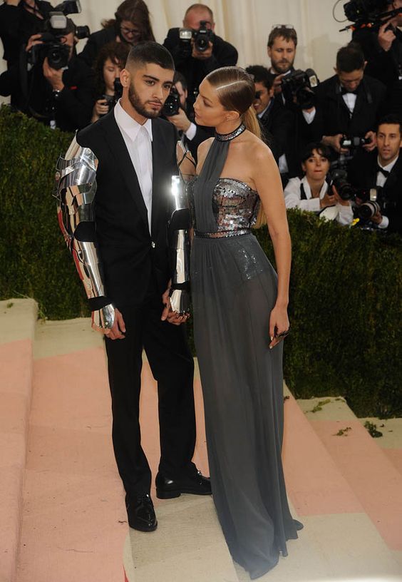 Stílusiskola: a legjobb outfitek kedvenc álompárunk, Gigi Hadid és Zayn Malik gardróbjából -  -  - divat, gardrób, gigi hadid, outfit, ötletek, stílus, zayn malik, 