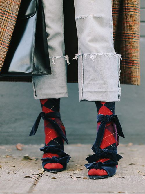 Stílusiskola: helyezd a hangsúlyt a zoknidra! -  -  - cipő, divat, inspiráció, ötletek, stílus, zokni, 