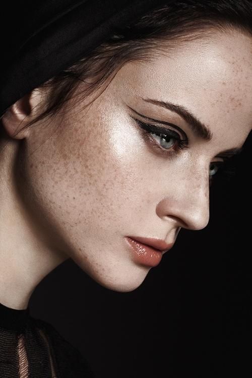 Top10: stílusos sminkek különleges tusvonalakkal -  -  - fekete, fekete tusvonal, különleges, smink, stílusos, tus, tusvonal, 