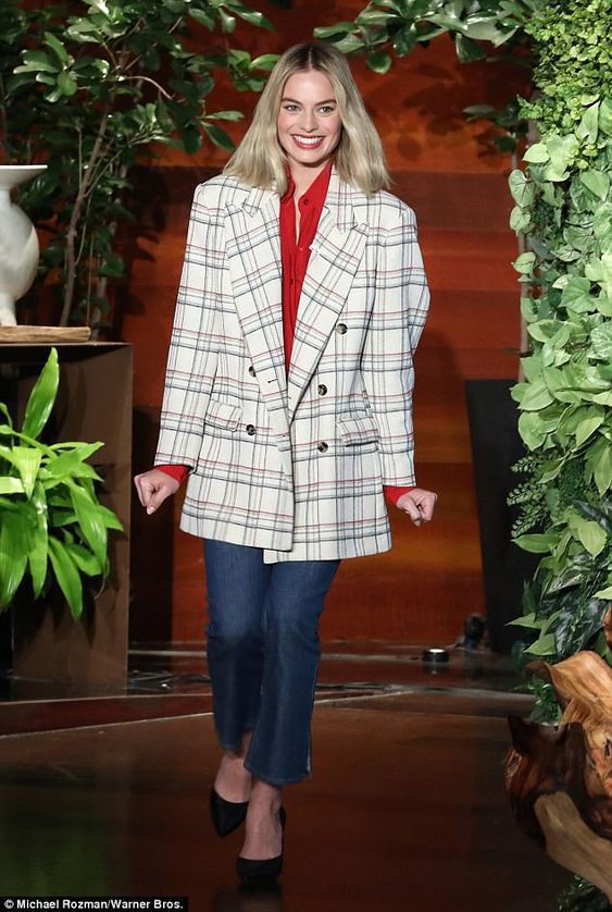 Stílusiskola: outfit ötletek Margot Robbie-tól -  -  - divat, filmek, margot robbie, outfit, ötletek, stílus, színésznő, 