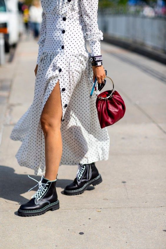 Stílusiskola: így viselj pöttyös ruhadarabokat tavasszal -  -  - divat, fehér, fekete, ötletek, pöttyök, stílus, tavasz, 