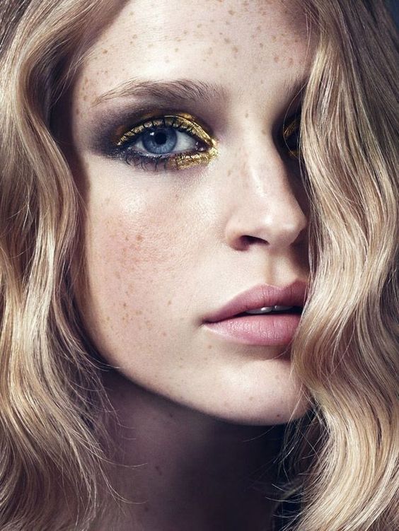 Smink tippek: a hétvégi bulikban éljen a fémes csillogás -  -  - buli, hétvége, ötletek, smink, smink tippek, 