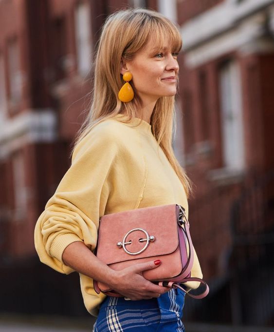 Stílusiskola: viselj feltűnő fülbevalókat idén tavasszal -  -  - divat, ékszerek, fülbevaló, kiegészítők, tavasz, 