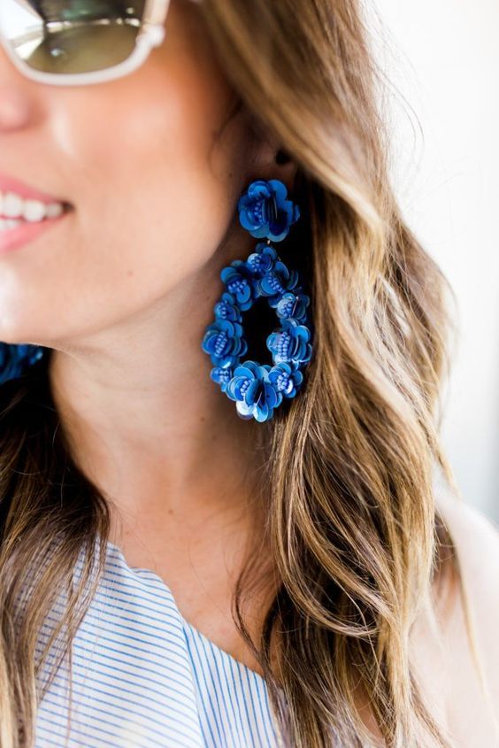 Stílusiskola: viselj feltűnő fülbevalókat idén tavasszal -  -  - divat, ékszerek, fülbevaló, kiegészítők, tavasz, 