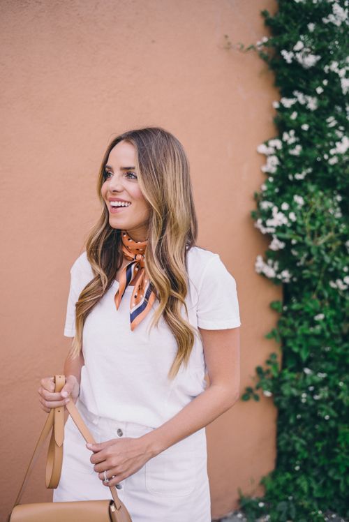 Stílusiskola: ha egy kis változatosságot szeretnél, viselj kendőket -  -  - divat, kendő, kiegészítő, nyár, ötletek, sál, tavasz, 