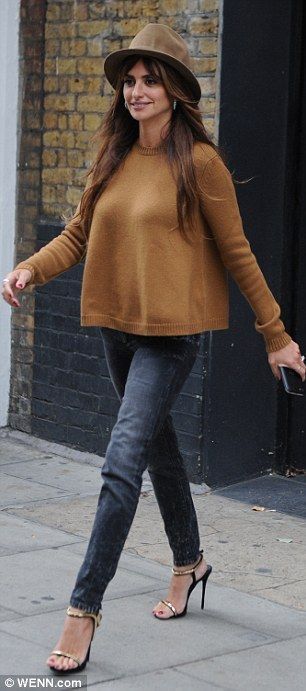 Stílusiskola: outfit ötletek Penélope Cruz-tól -  -  - divat, outfit, ötletek, penelope cruz, stílus, tippek, 