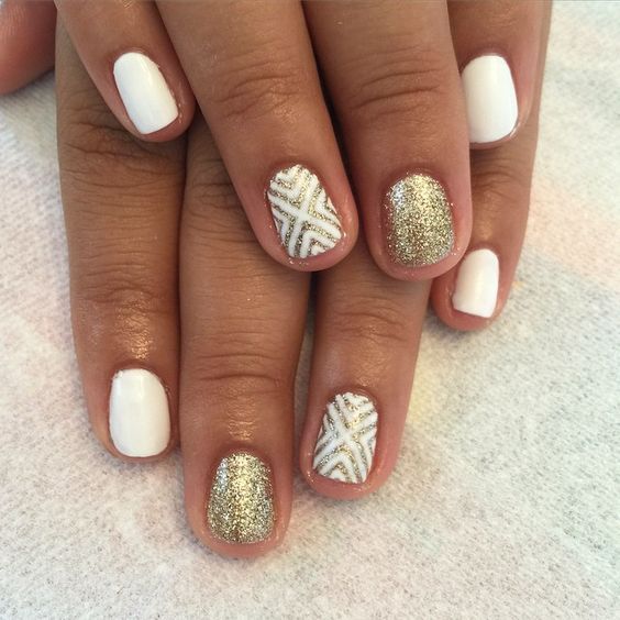 Top10: visszafogott és stílusos arany-fehér manikűr tippek -  -  - arany, fehér, kifinomult, manikűr, nyár, stílusos, 
