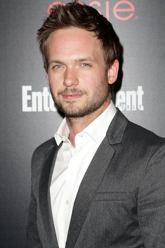 10 szexi fotó a kedvenc ügyvédünket megformáló Patrick J. Adams-ről -  -  - galéria, képek, patrick j adams, suits, szexi, színész, troian bellisario, 