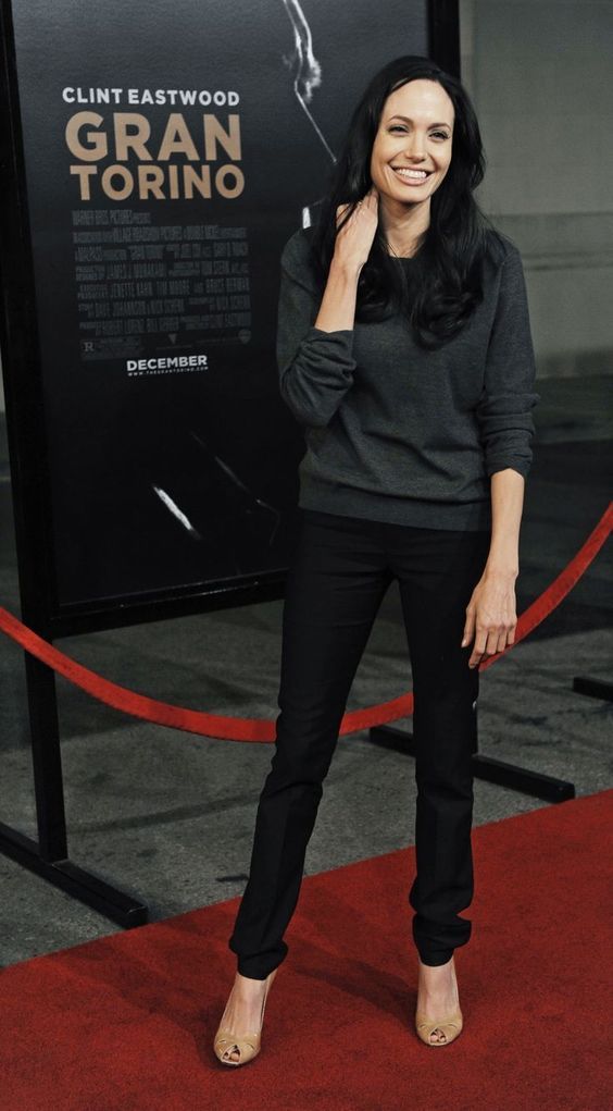 Stílusiskola: outfit ötletek Angelina Jolie-tól -  -  - angelina jolie, divat, outfit, stílus, színésznő, 