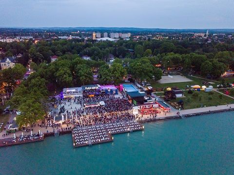 Idén is kifut a partihajó a Soundon - Kikapcsoló - STYLENEWS - party hajó balaton, partyhajó,