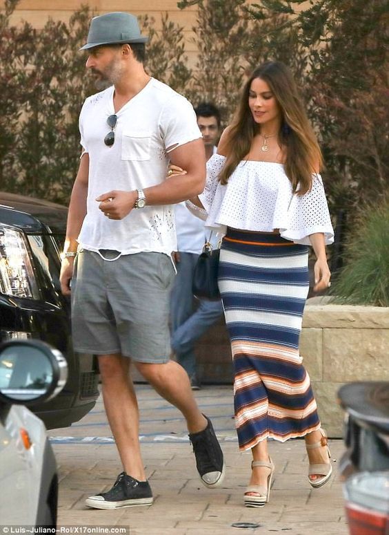 Stílusiskola: a legjobb összeállítások Sofia Vergara-tól -  -  - divat, outfit, ötletek, sofia verga, stílus, színésznő, születésnap, 