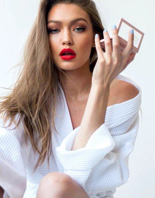 Top10: hangsúlyos sminkek, amelyeket feldobhatsz a Csók Világnapjának alkalmából -  -  - csók, csók világnapja, ötletek, rúzs, smink, tippek, világnap, 