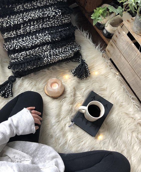 Top10: aktuális kedvenceink a rojtos párnák -  -  - dekor, díszpárna, lakberendezés, otthon, párna, 