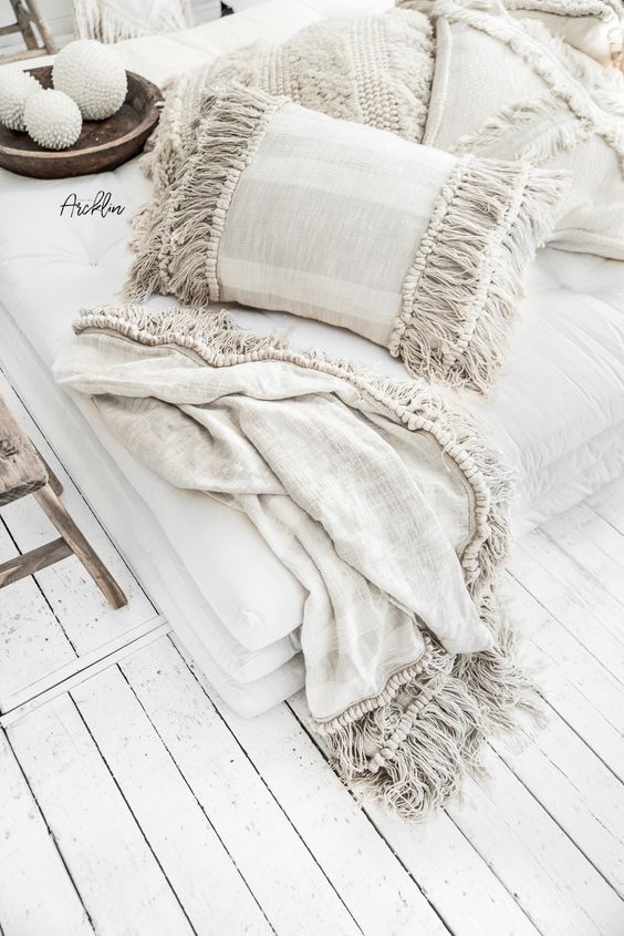 Top10: aktuális kedvenceink a rojtos párnák -  -  - dekor, díszpárna, lakberendezés, otthon, párna, 